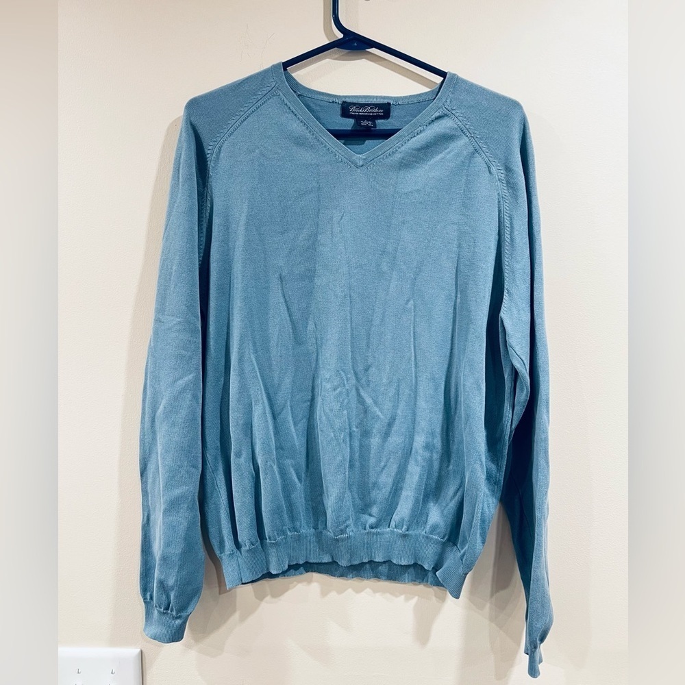 🔥Brooks Brothers V neck sweater🔥
